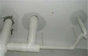 衛生間水管漏水到樓下怎么辦?常見解決方法有哪些？